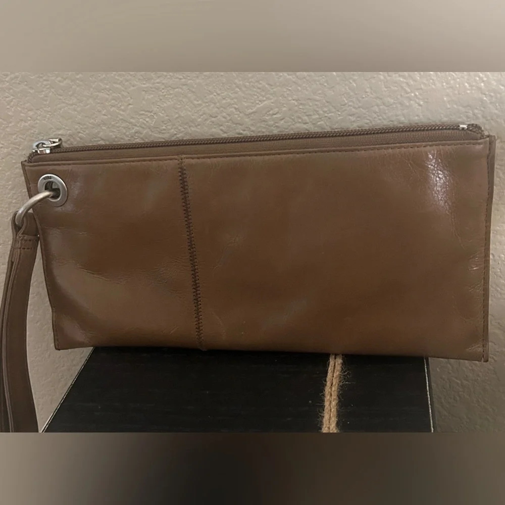 HOBO sleek wristlet